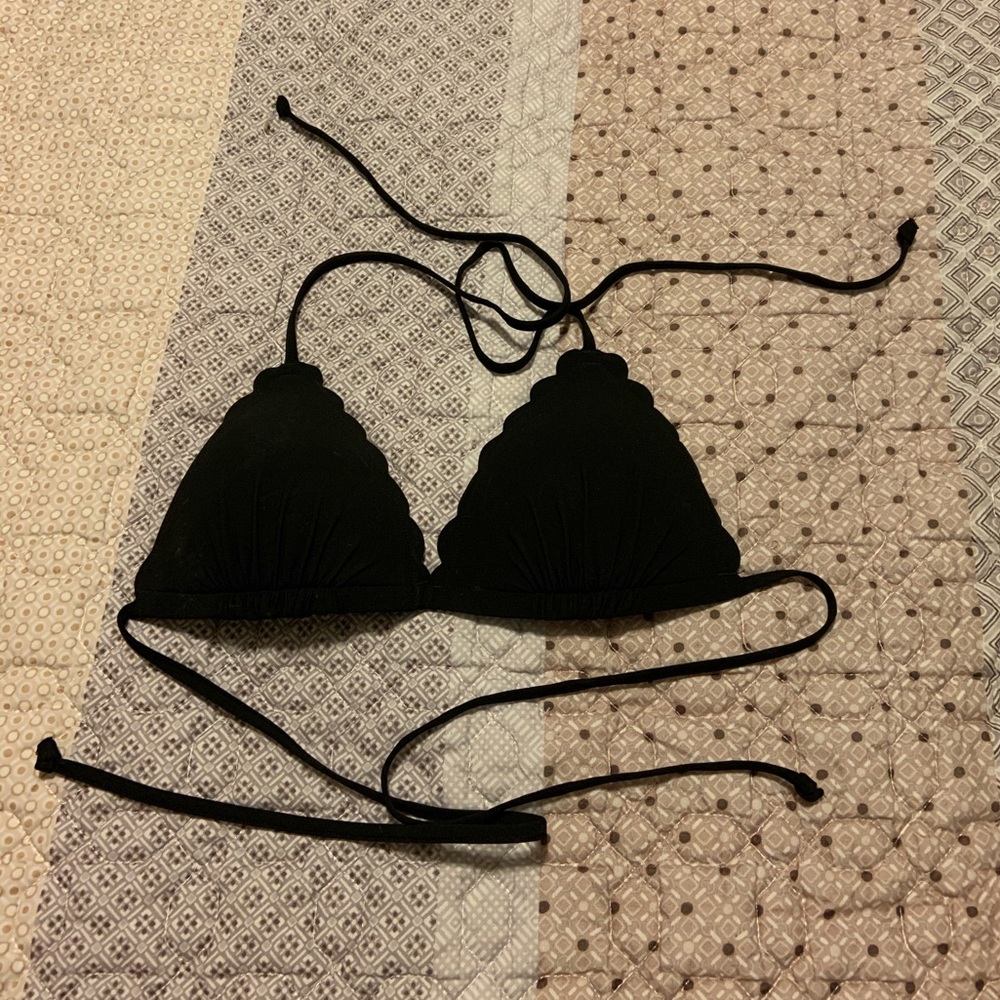 Black Scalloped H&M Bikini Top